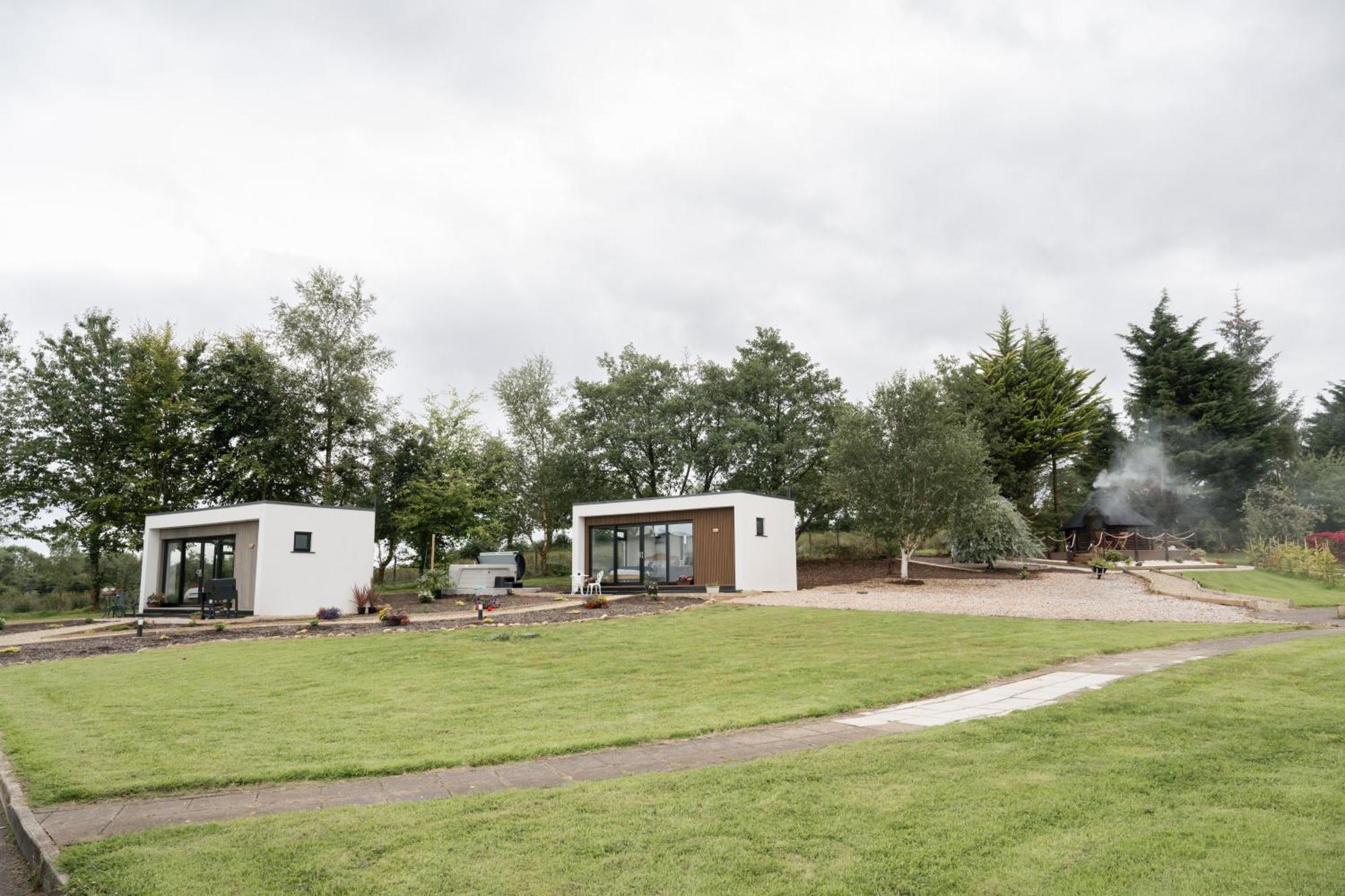 Lakescape - Waterfront Self- Catering Cabins Enniskillen Exterior photo