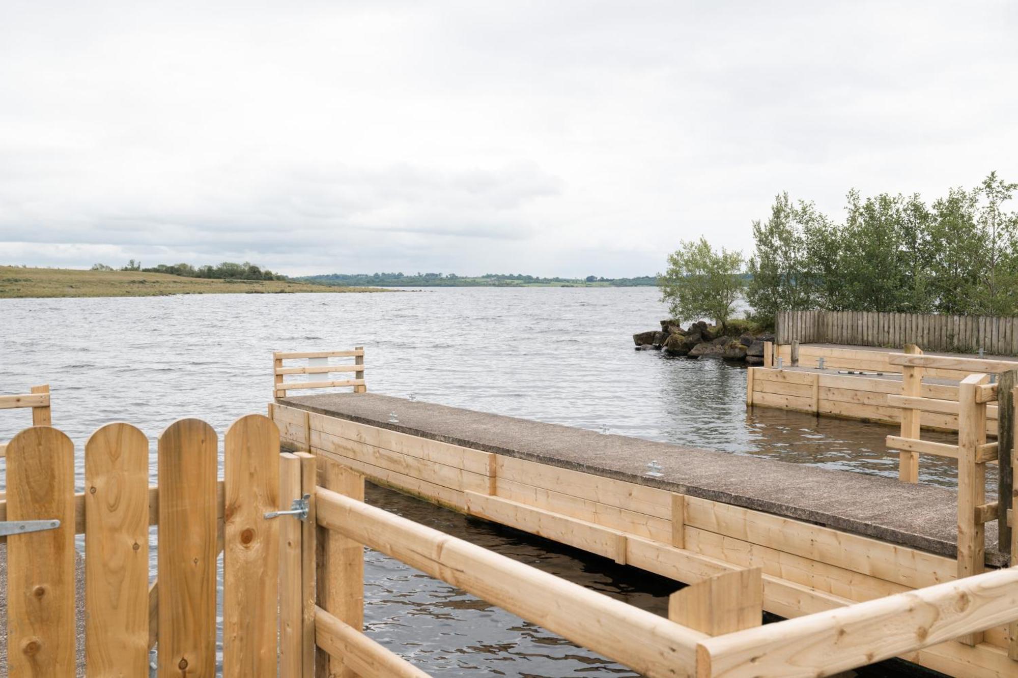 Lakescape - Waterfront Self- Catering Cabins Enniskillen Exterior photo
